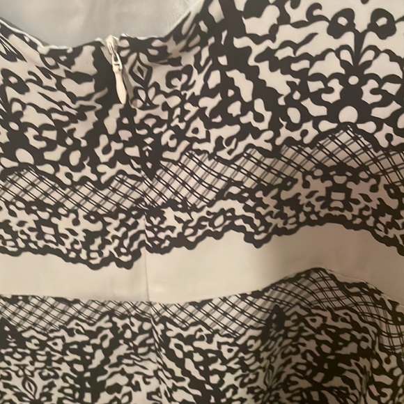 Unique pattern dress, donating 11/10 - Picture 5 of 8